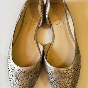 Jessica Simpson Women's Metallic Gold Flats
